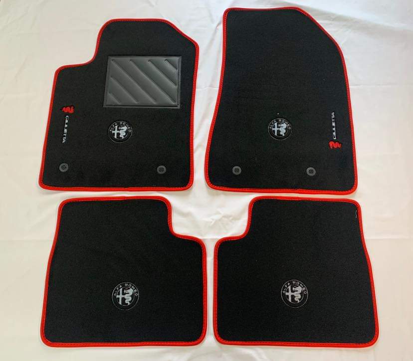Alfa Romeo Giulietta mats with Alfa logo