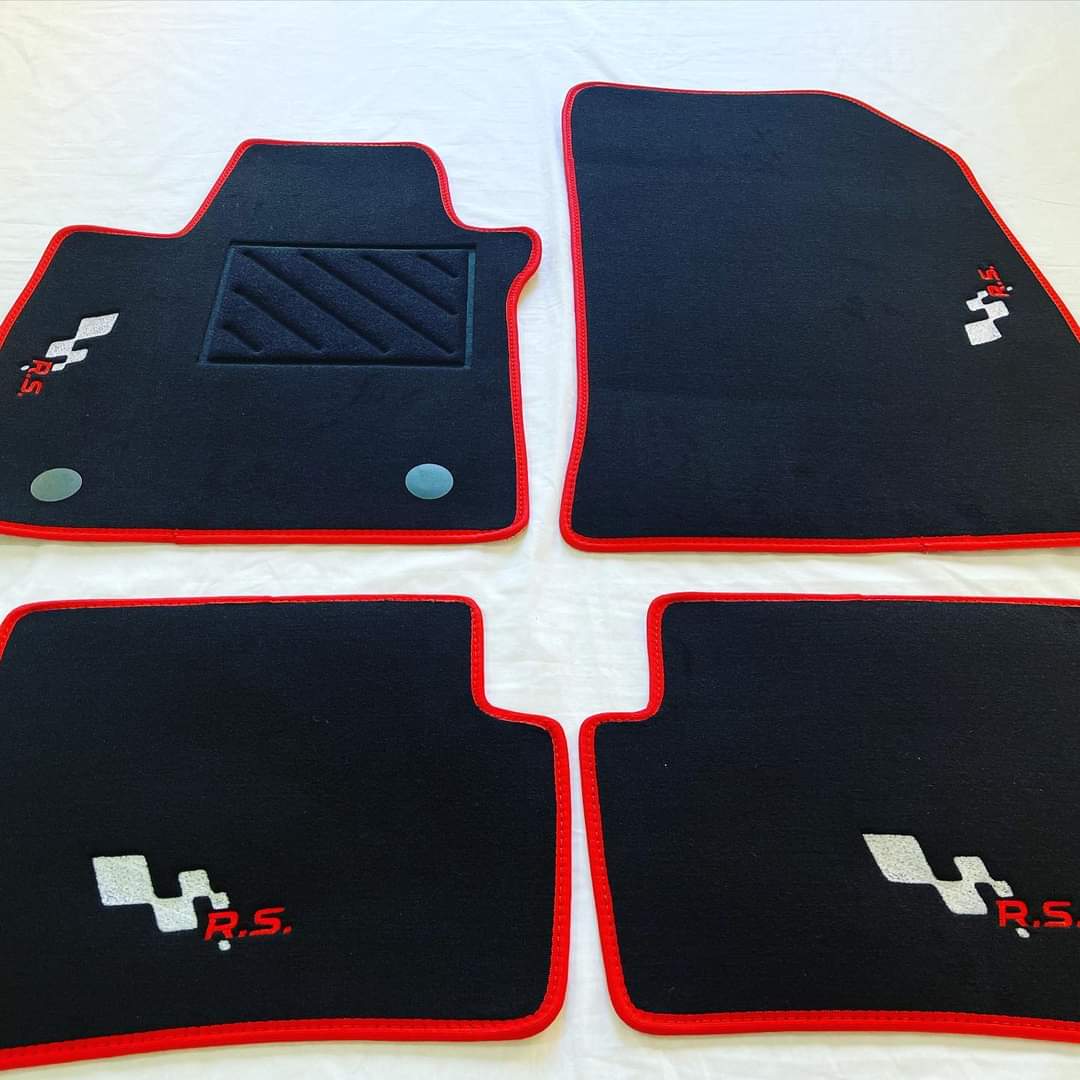 Tappetini logo mod.corse Renault clio 4 RS / Renault clio 4