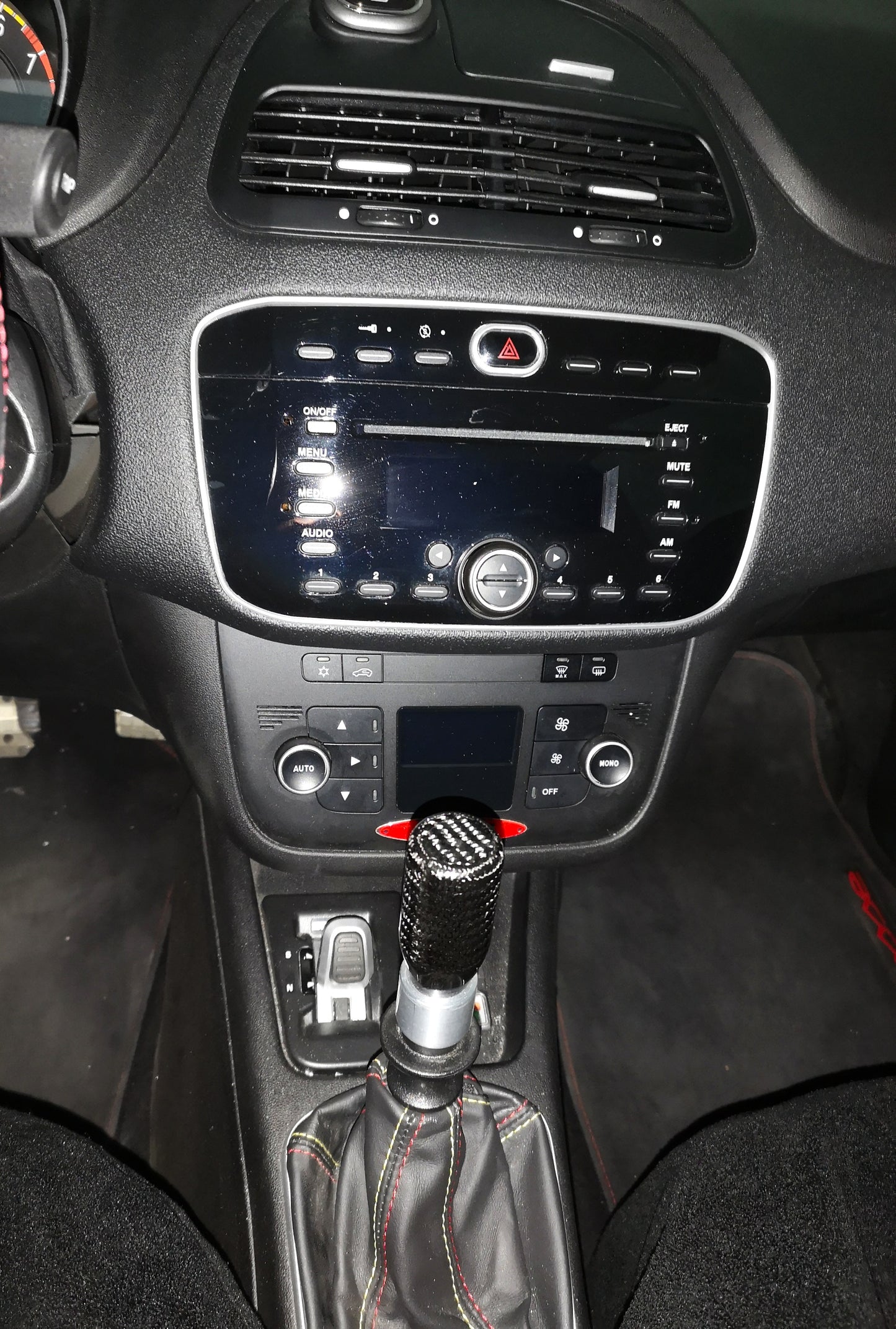 Pomello cambio RACING vera fibra di carbonio anello retro mantenuto alluminio cnc punto abarth / punto evo abarth / alfa mito / fiat punto LNM