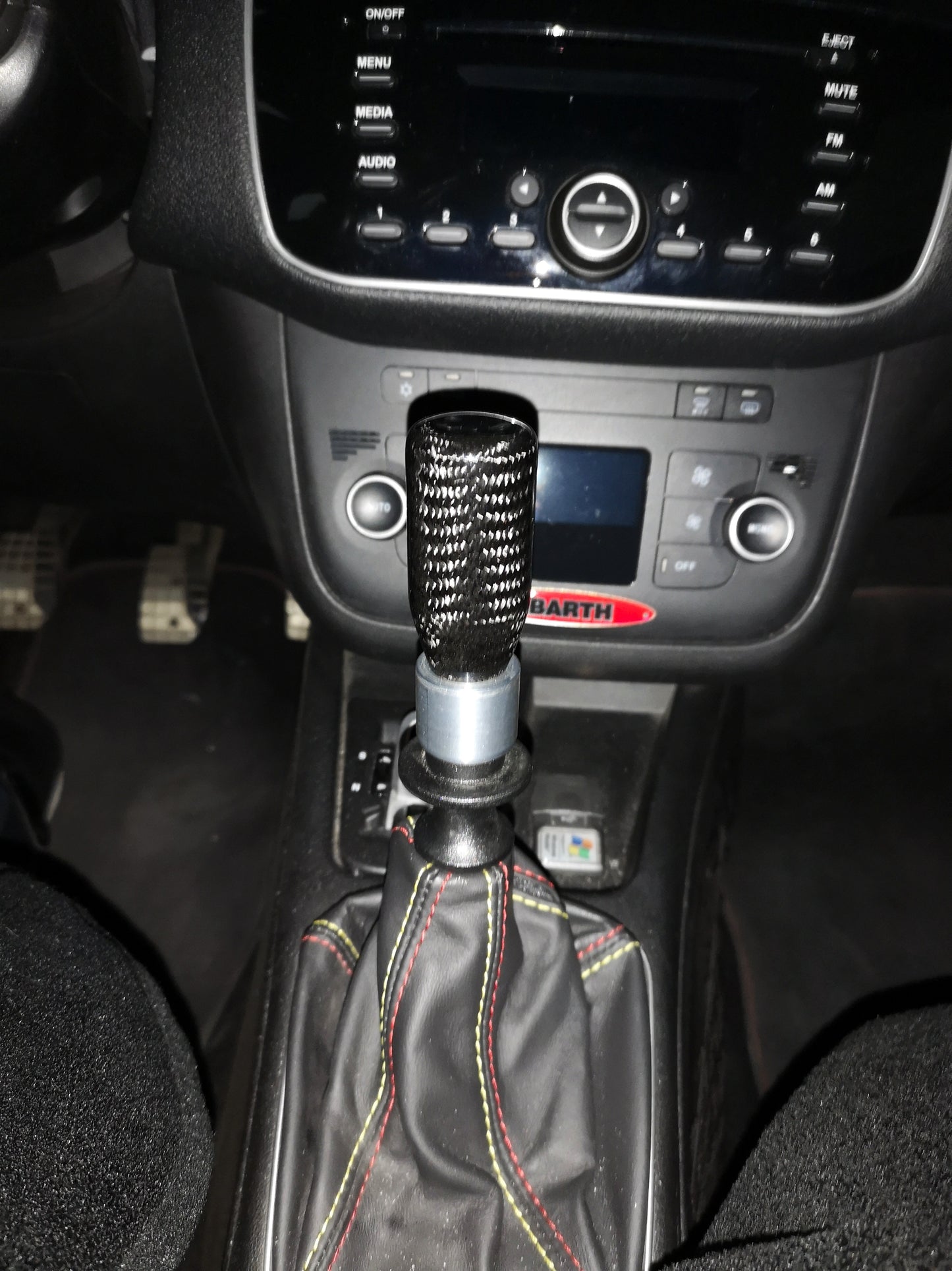 Pomello cambio RACING vera fibra di carbonio anello retro mantenuto alluminio cnc punto abarth / punto evo abarth / alfa mito / fiat punto LNM
