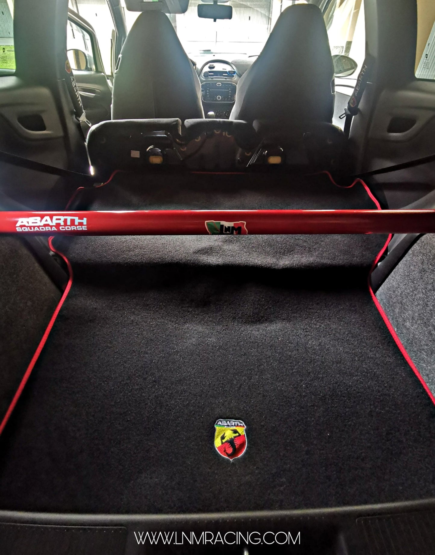 Tappeto baule per Biposto eliminazione sedili posteriori 500abarth / punto abarth / punto evo abarth / alfa mito logo centrale