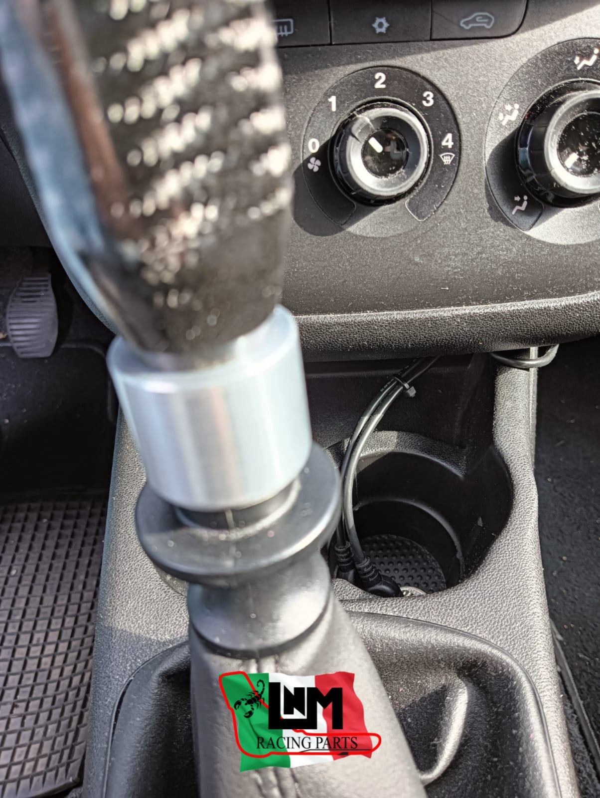 Pomello cambio RACING vera fibra di carbonio anello retro mantenuto alluminio cnc punto abarth / punto evo abarth / alfa mito / fiat punto LNM