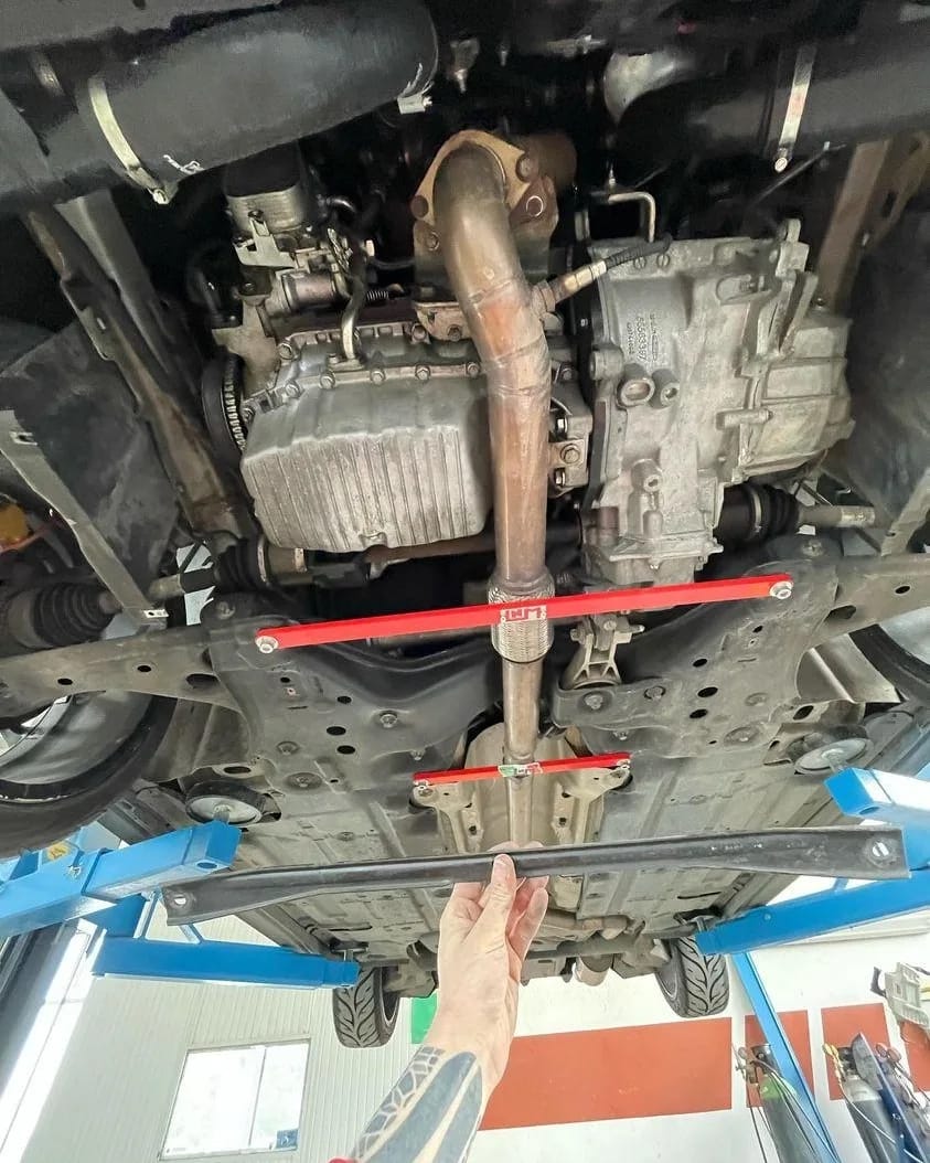 Barra irrigidimento e rinforzo sottoscocca culla ant Punto Abarth / punto evo abarth / Alfa Mito QV / Fiat Punto / Alfa Mito / Opel Corsa OPC mod.D / opel ADAM S