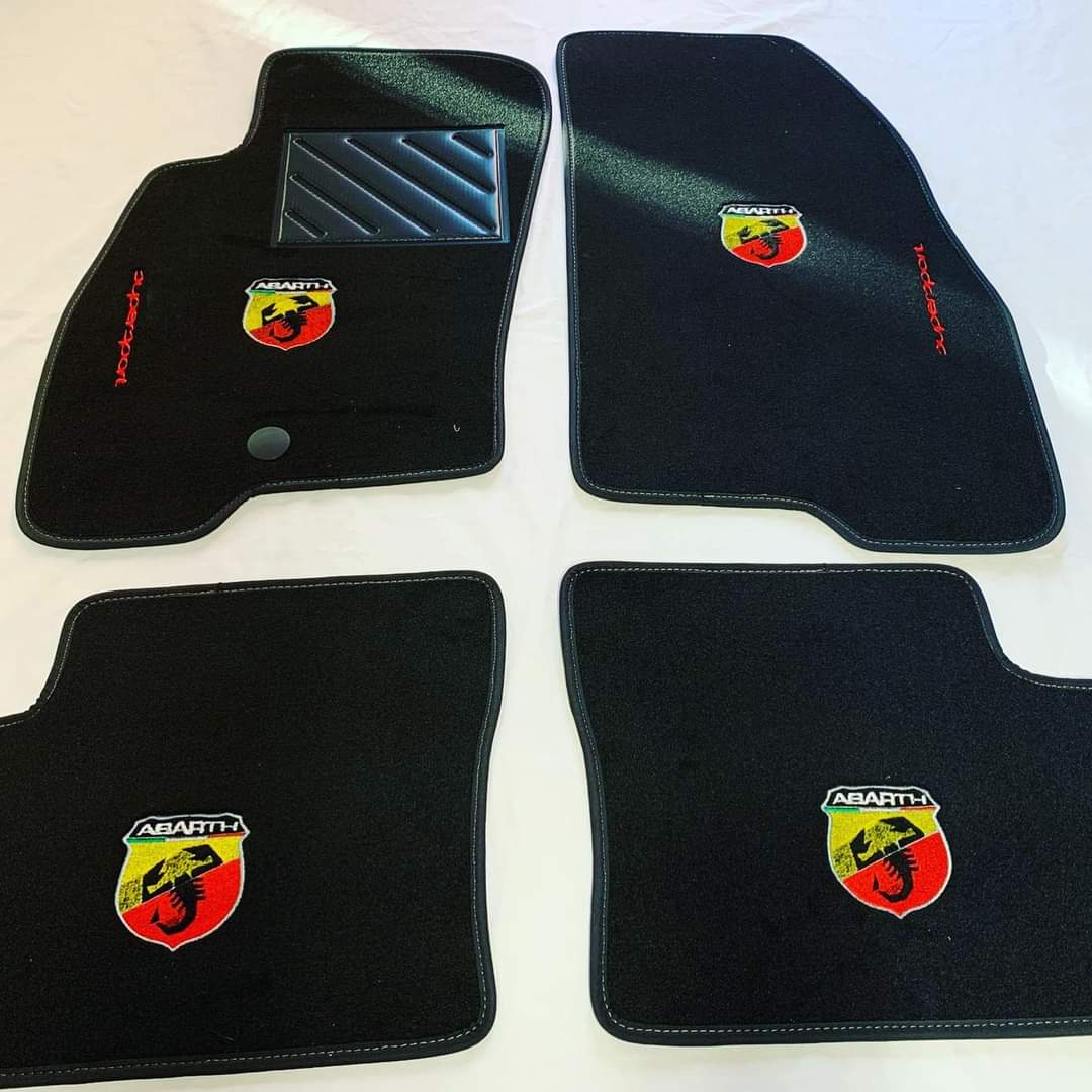 Tappetini Auto Personalizzati Per Fiat Punto 2009-2018 | Moquette O Gomma, Ricamo Su Misura | Made In Italy - Foto 1