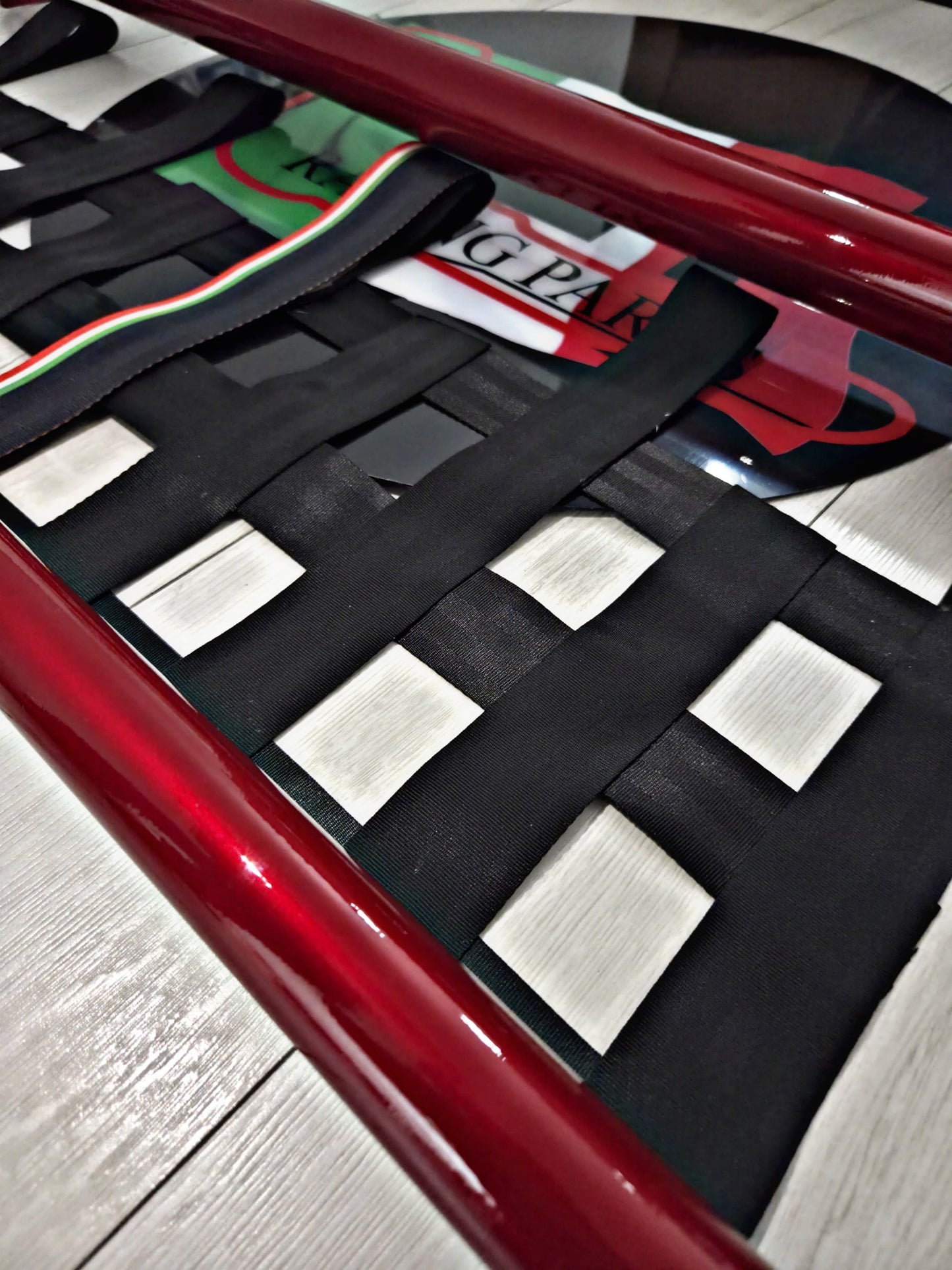 Kit irrigidimento baule duomi posteriore 500 ABARTH 595 695 "Spettacolare" rosso cabernet + rete ultraresistenza baule tributo Italia by LNM racing (mantenendo i sedili posteriori montati)